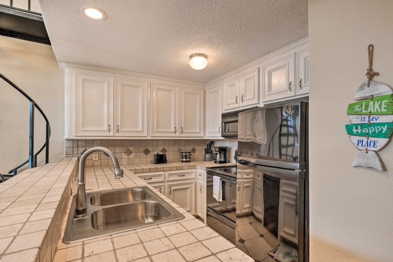 Idyllic Montgomery Condo With Pool And Lake View! Εξωτερικό φωτογραφία