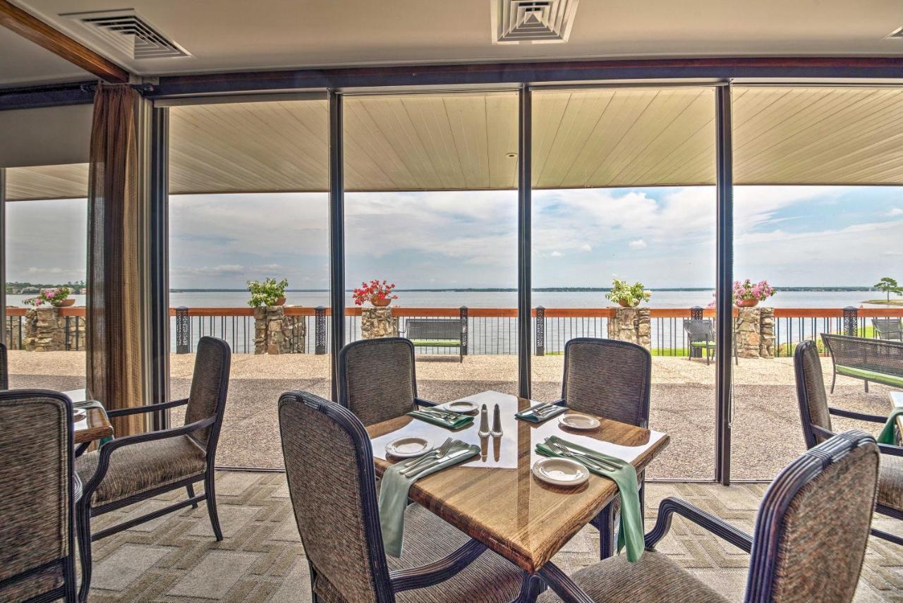 Idyllic Montgomery Condo With Pool And Lake View! Εξωτερικό φωτογραφία