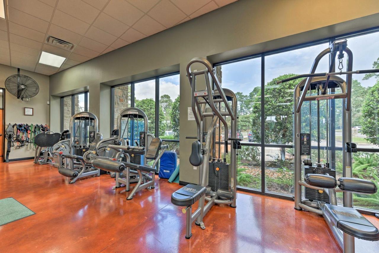 Idyllic Montgomery Condo With Pool And Lake View! Εξωτερικό φωτογραφία