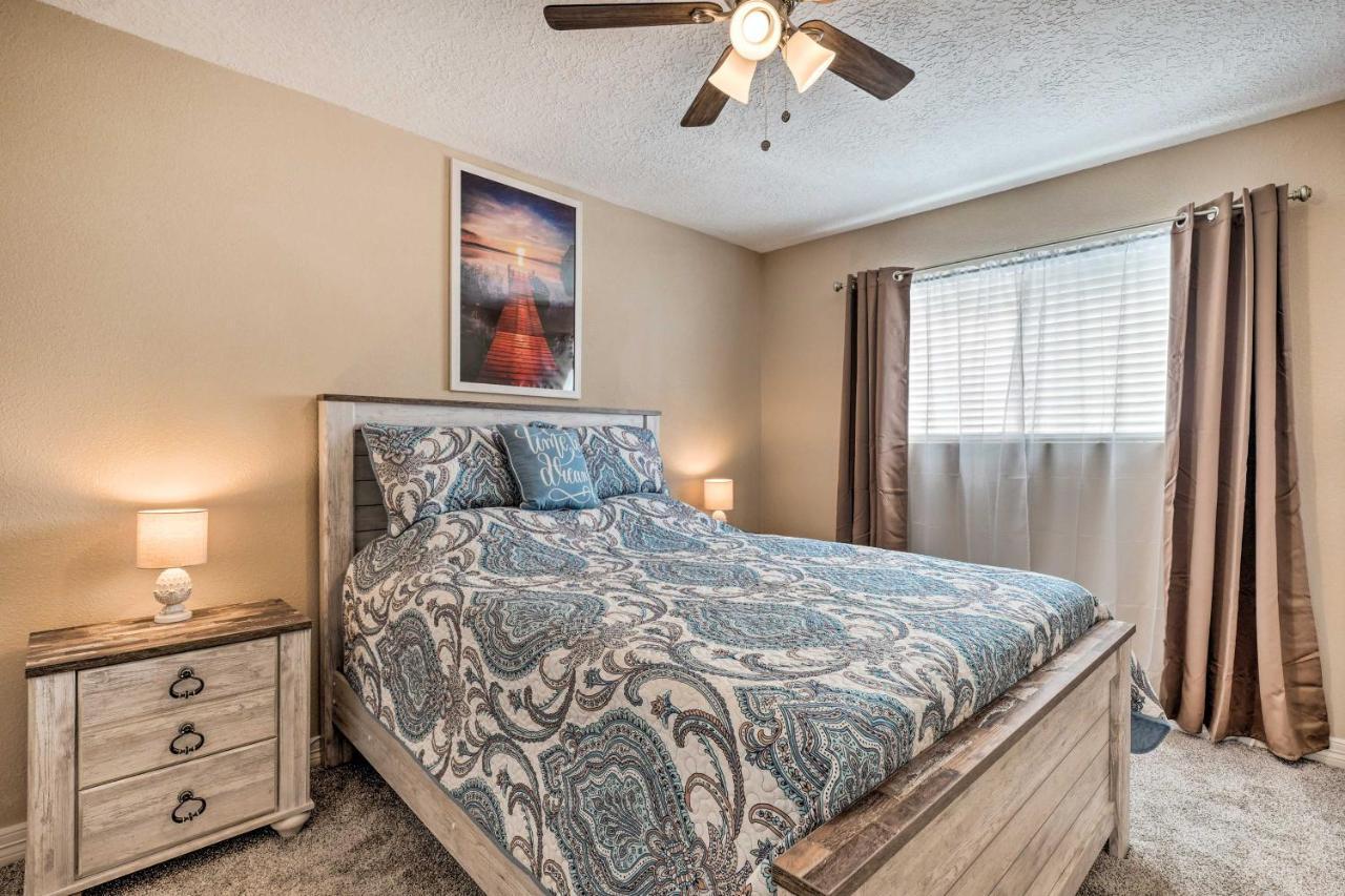 Idyllic Montgomery Condo With Pool And Lake View! Εξωτερικό φωτογραφία