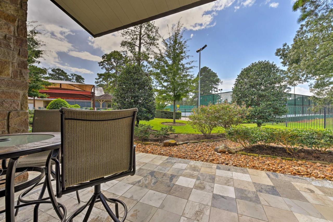 Idyllic Montgomery Condo With Pool And Lake View! Εξωτερικό φωτογραφία