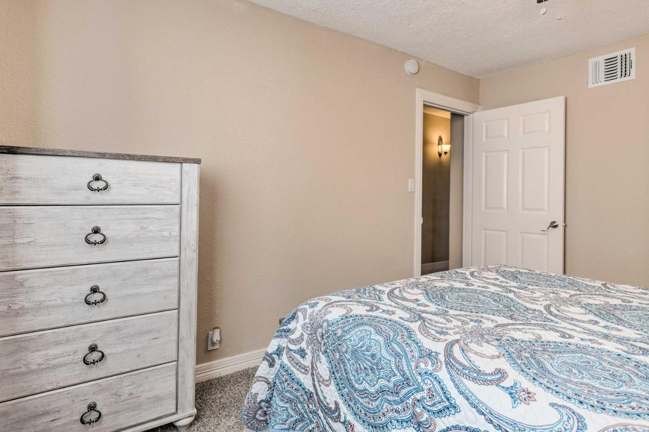 Idyllic Montgomery Condo With Pool And Lake View! Εξωτερικό φωτογραφία