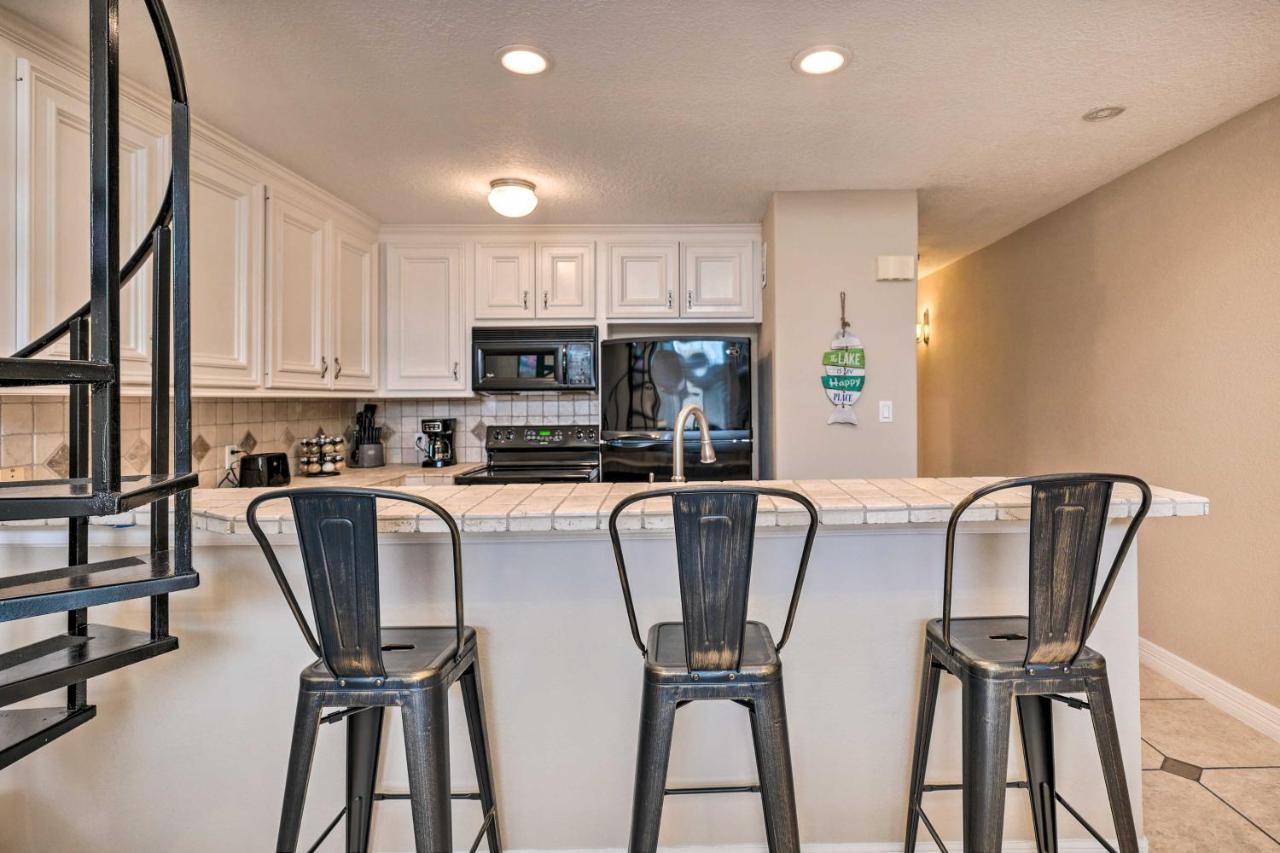 Idyllic Montgomery Condo With Pool And Lake View! Εξωτερικό φωτογραφία