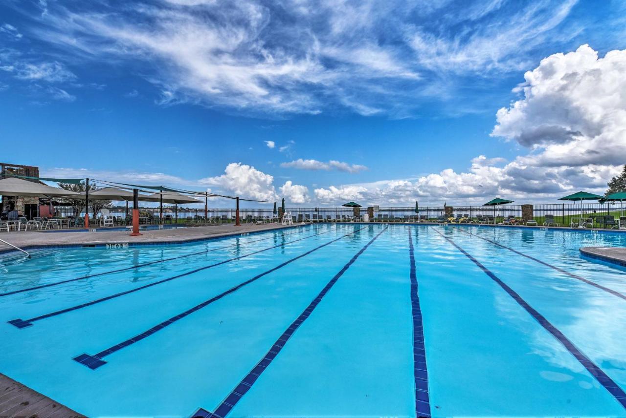 Idyllic Montgomery Condo With Pool And Lake View! Εξωτερικό φωτογραφία