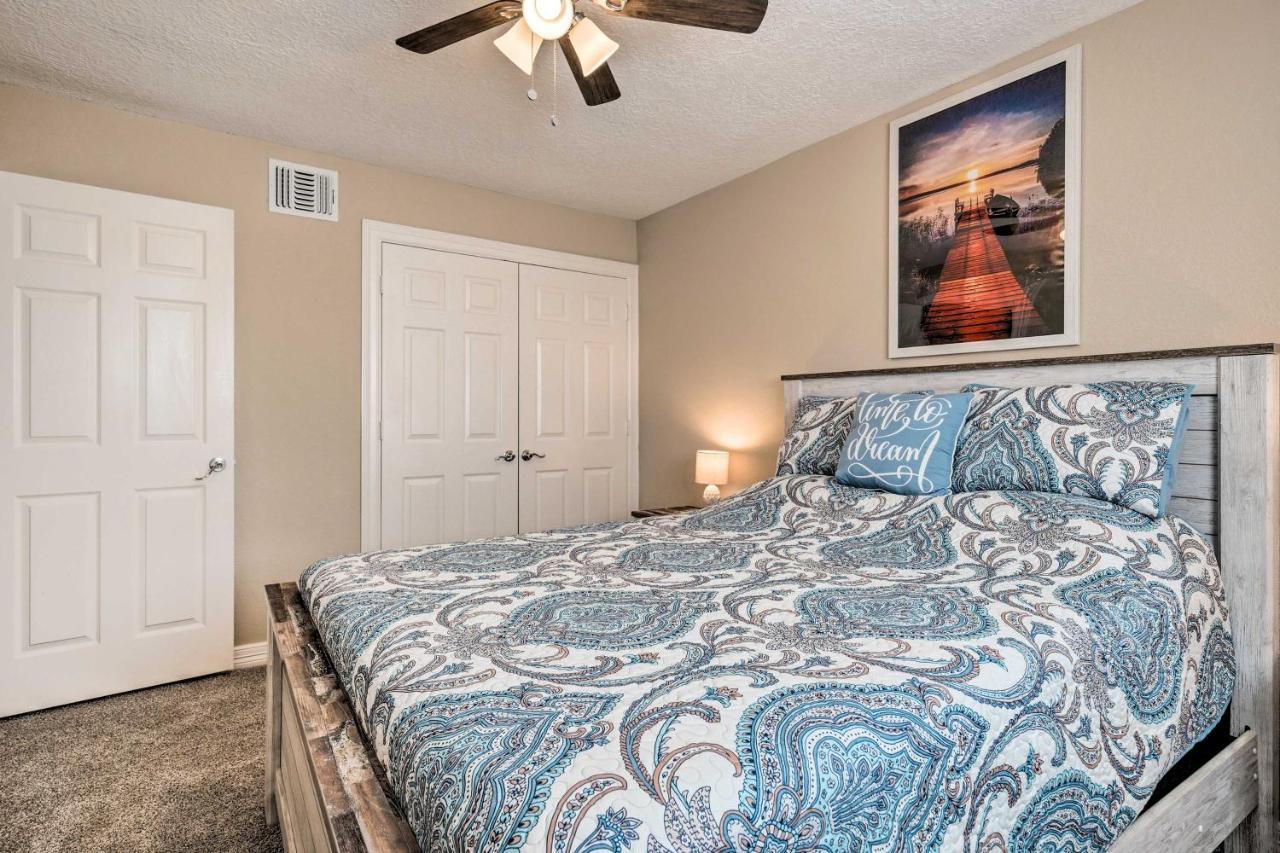 Idyllic Montgomery Condo With Pool And Lake View! Εξωτερικό φωτογραφία